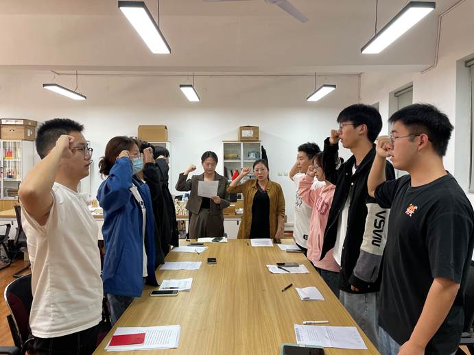 宣誓照片 宣誓照片